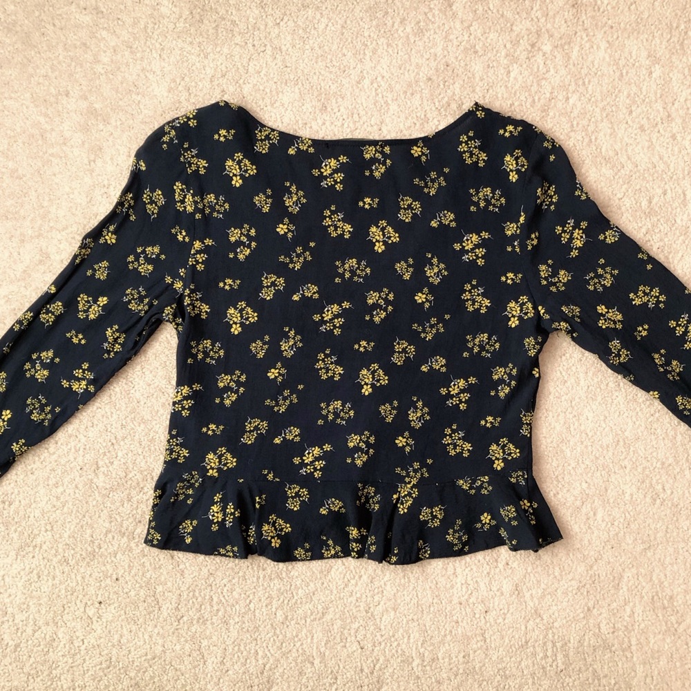 F21 Navy Blue Floral Cropped Ruffle Blouse - Picture 7 of 7